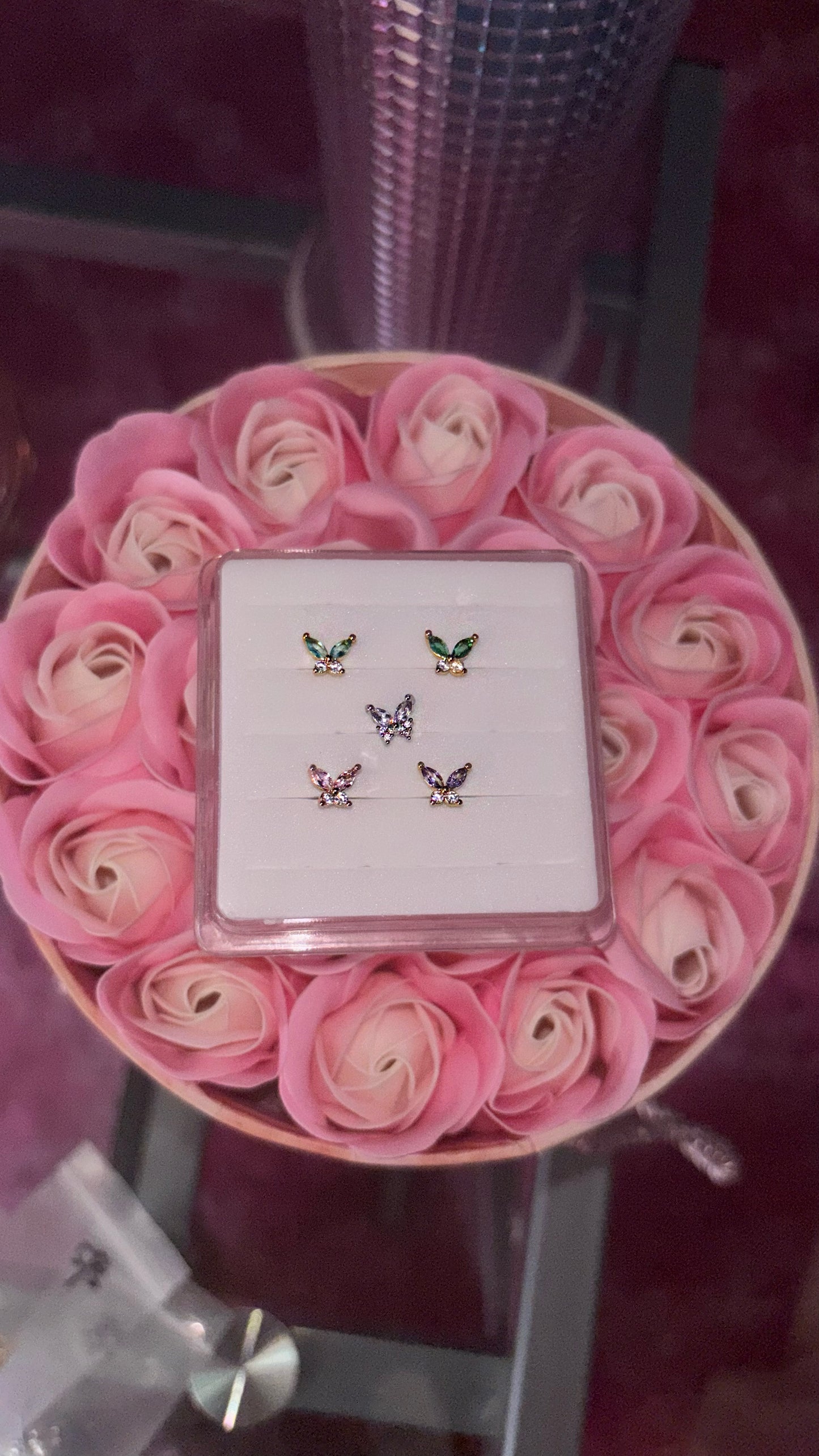 BUTTERFLY NOSE STUD