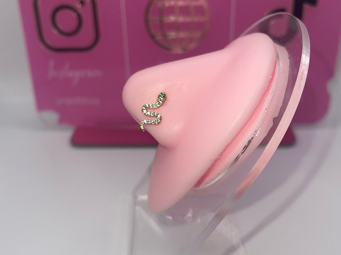 SNAKE NOSE STUD