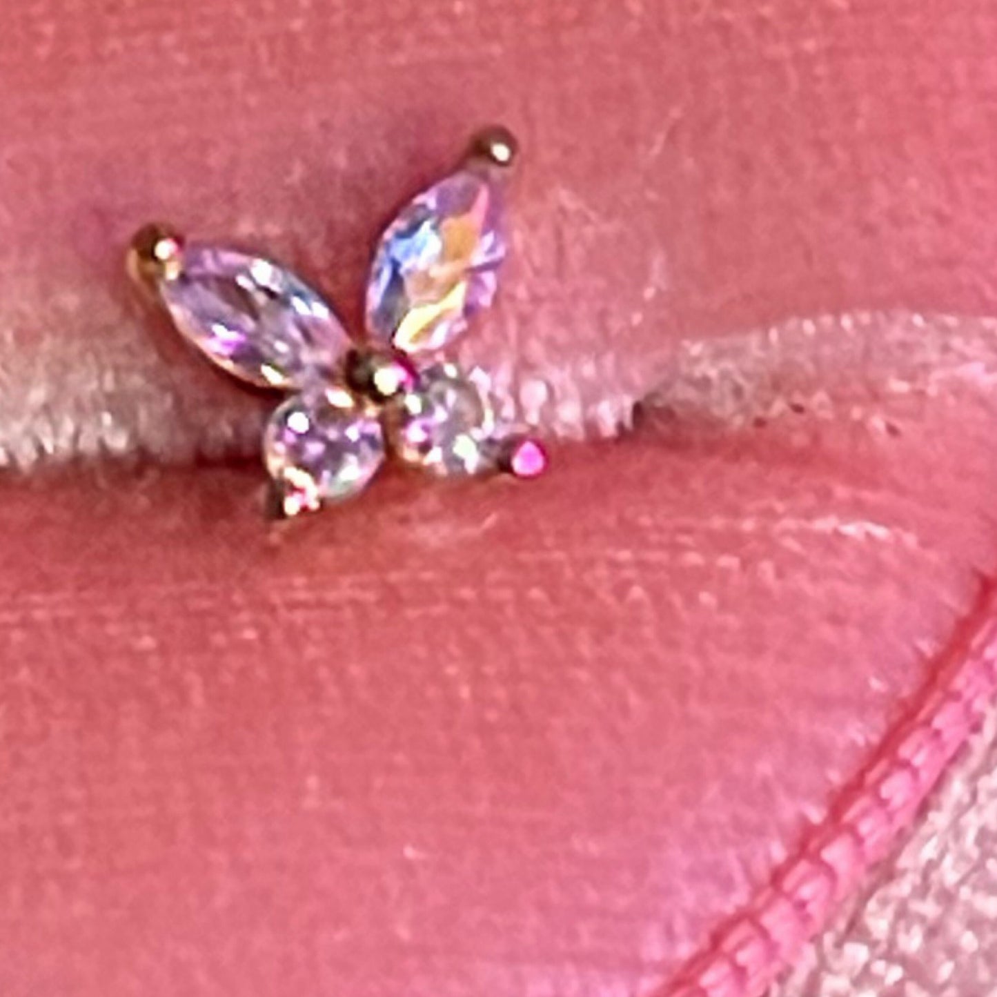 BUTTERFLY NOSE STUD