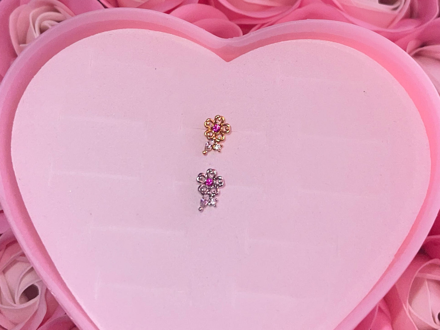 FLOWER NOSE STUD