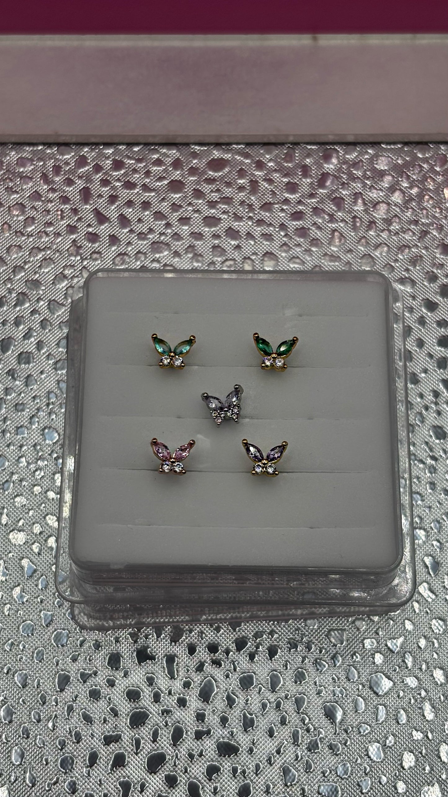 BUTTERFLY NOSE STUD