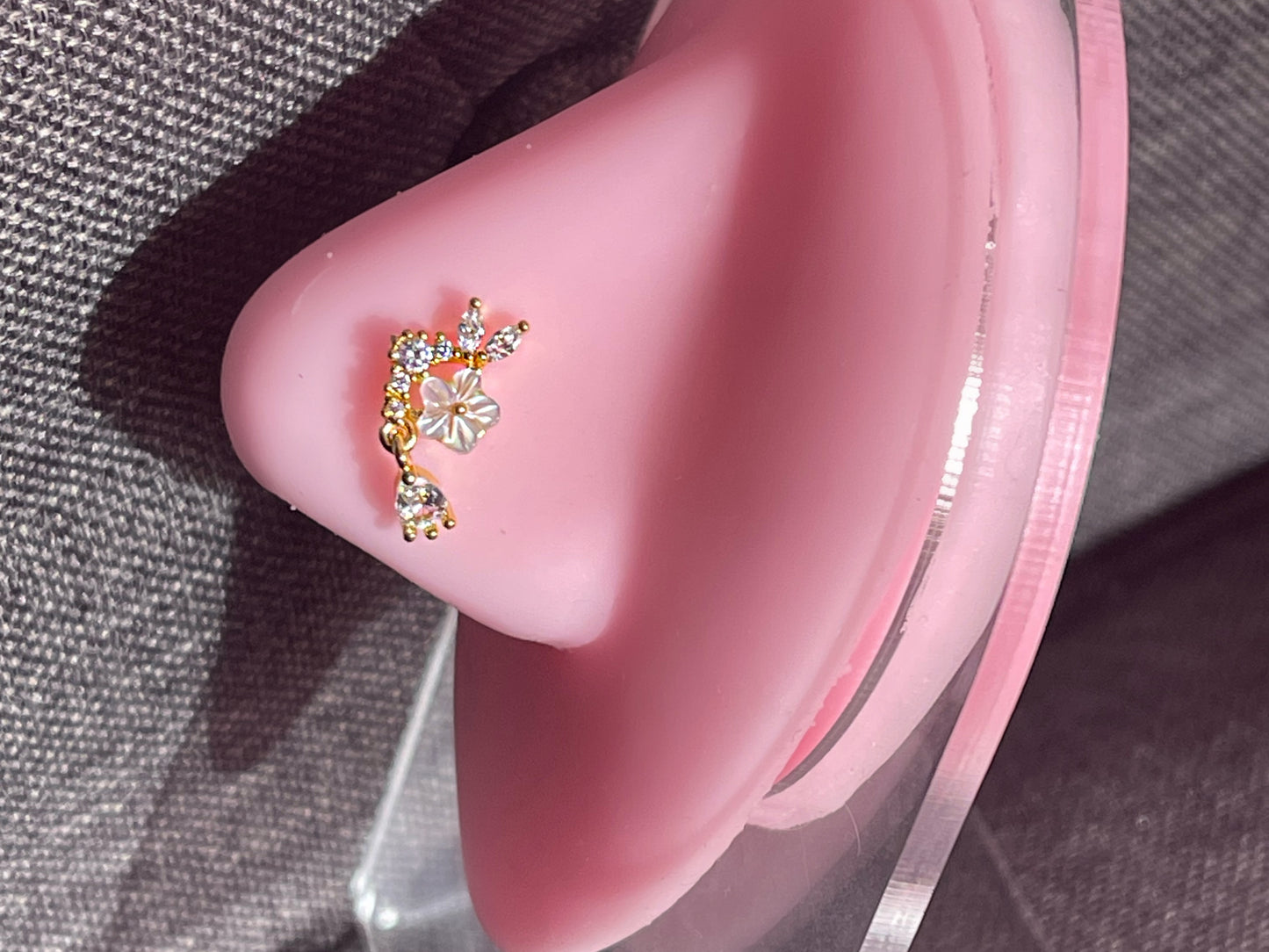 FLOWER DANGLE NOSESTUD